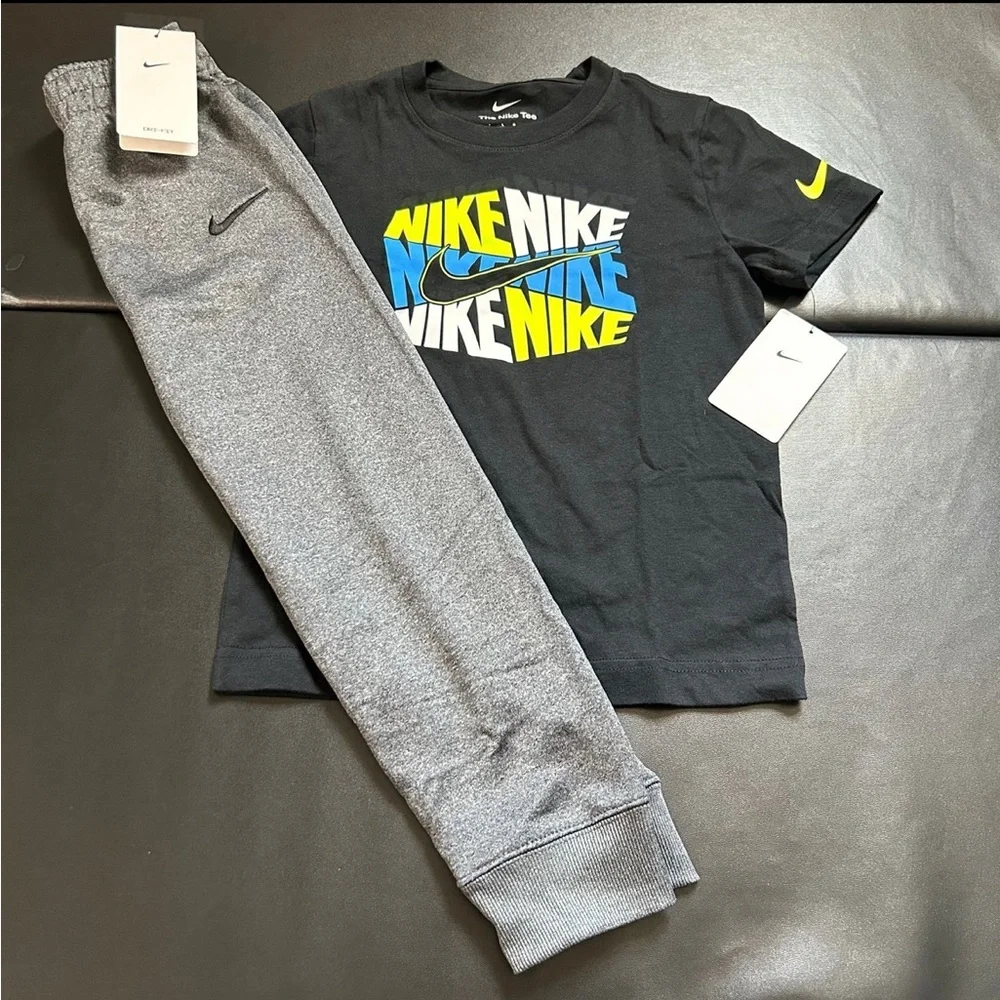 NWT Nike Jogger & Tee Set Boys Size 7